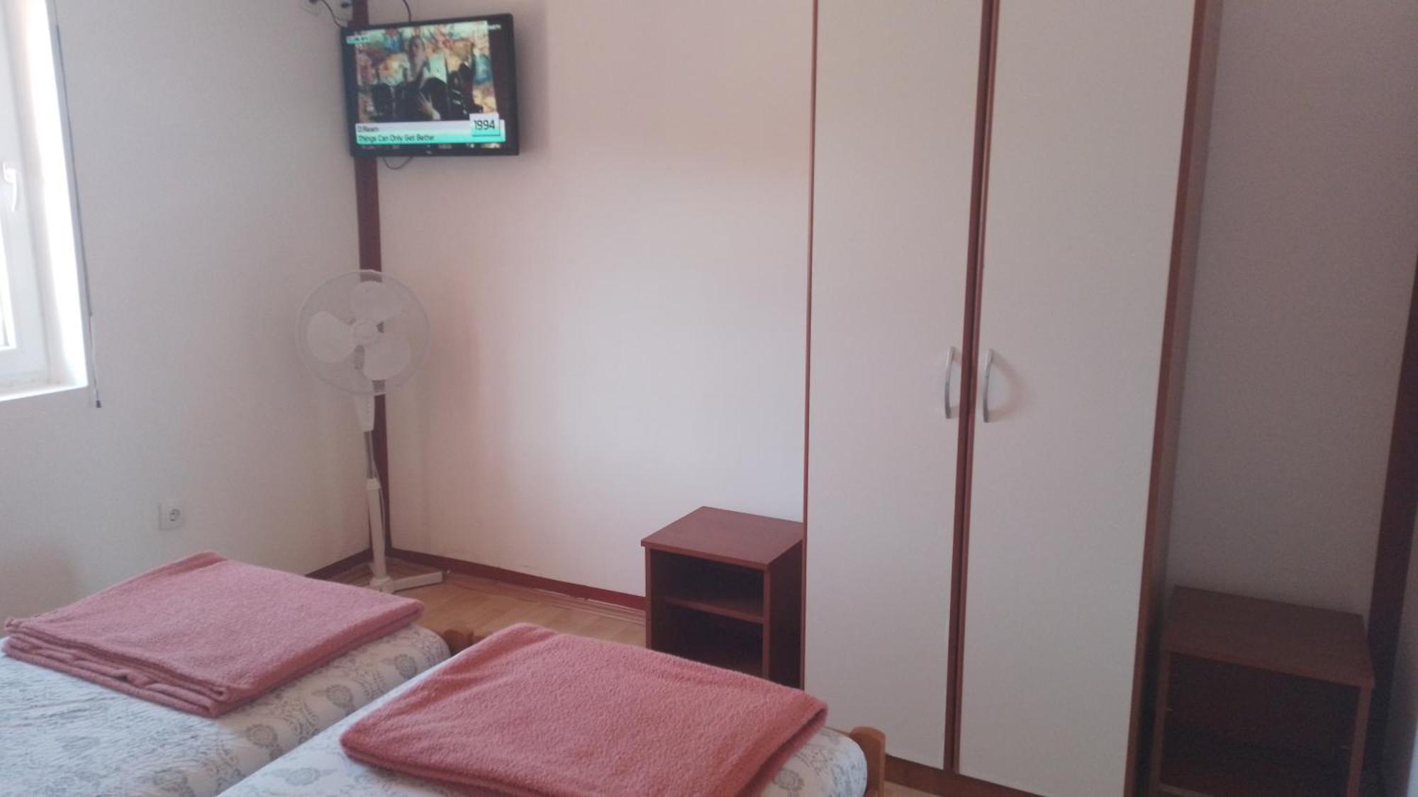 Red Apartman Trebinje Exterior photo